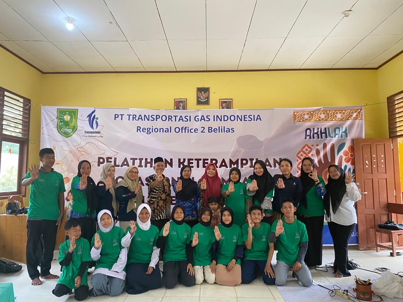 TGI Supports Inclusive Education through Batik Vocational Training at SLB Negeri Indragiri Hulu