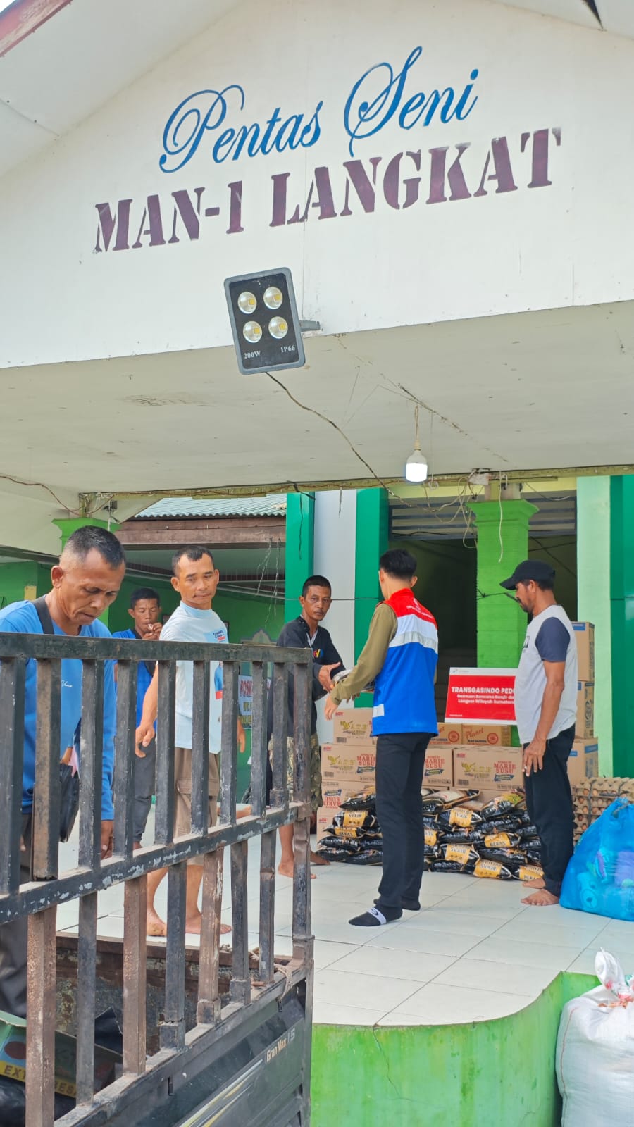 Demonstrating Social Care, TGI Distributes Logistics and Health Aid for Disaster Victims in Sumatra